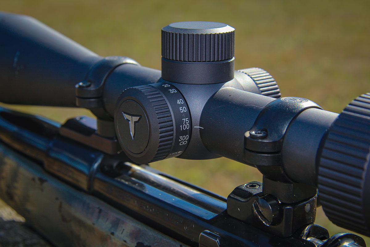 The side parallax knob of the Tract TORIC UHD series allows focusing from 10 (2-10x 42mm) or 15 yards (3-15x 42mm) to infinity, with yardage markings stopping at 300 yards.